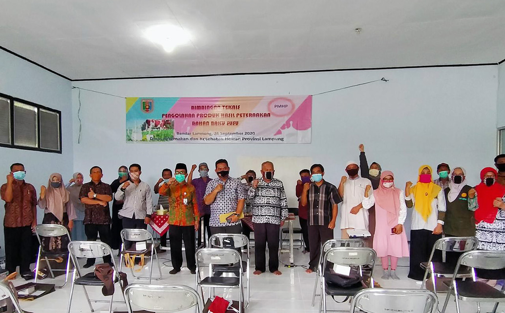 Pusat Inkubator Bisnis (PIB Polinela) bekerja sama dengan Dinas Peternakan dan Kesehatan Hewan Provinsi Lampung melaksanakan kegiatan Bimtek Produk Olahan Susu.