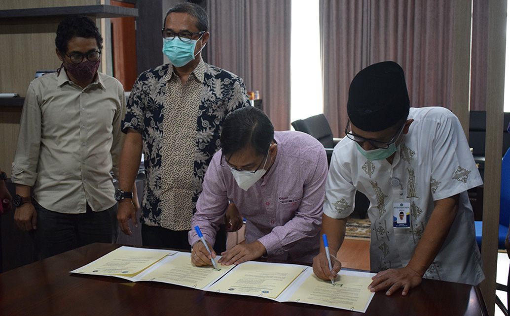 Penandatanganan MoU Polinela dengan Perkumpulan Tenaga Ahli Konsultan Indonesia (PERTAHKINDO) Dewan Pengurus Daerah Lampung