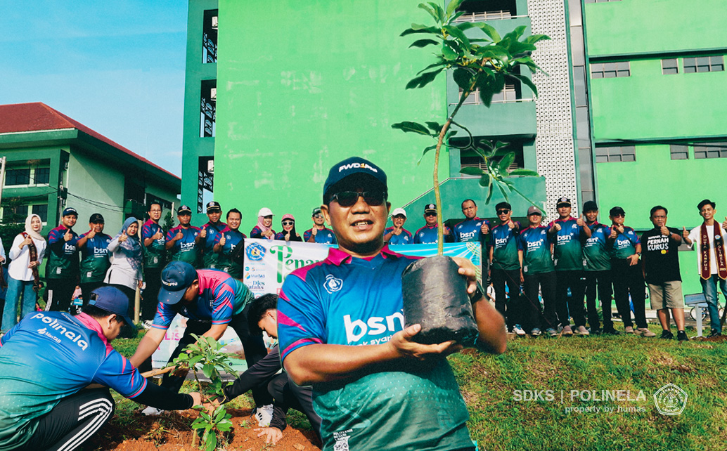 tegaskan komitmen penghijauan, di semarak dies natalis polinela tanam 42 bibit pohon di lingkungan kampus
